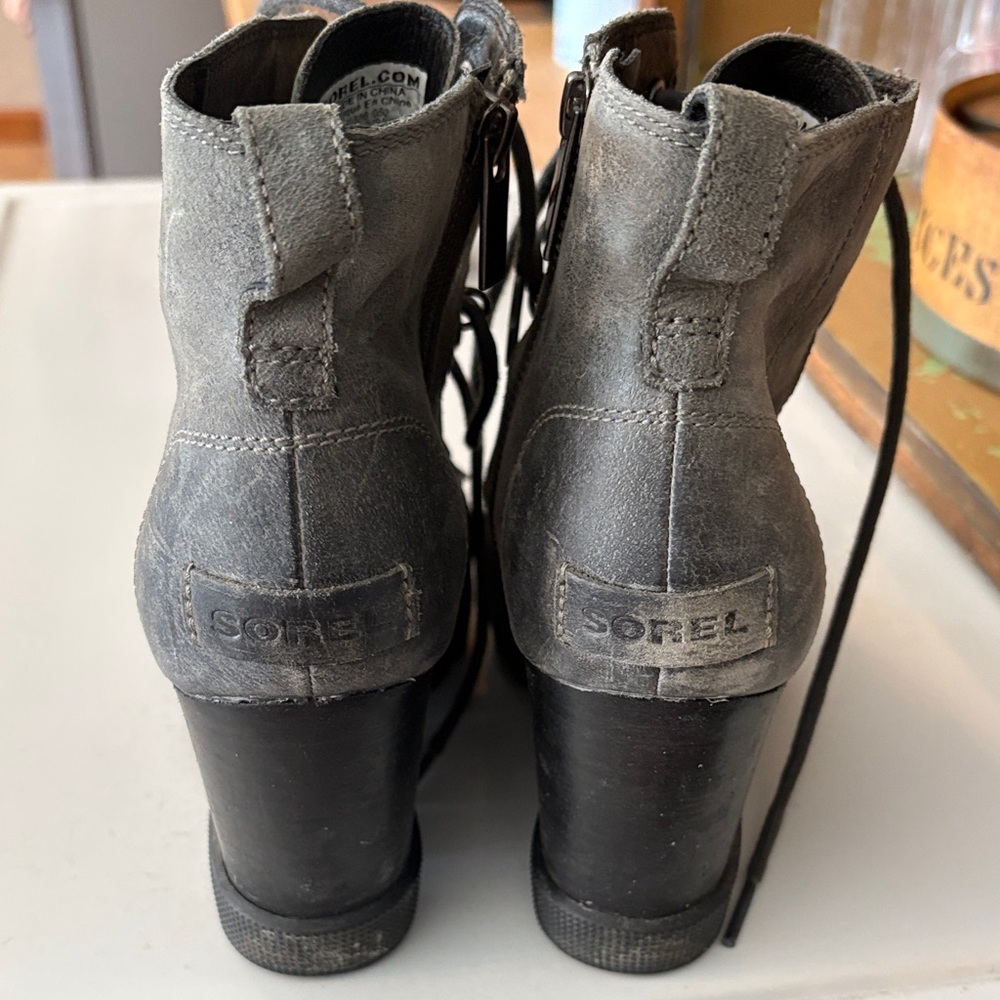 Sorel Women's Charcoal Lace-Up Boots
